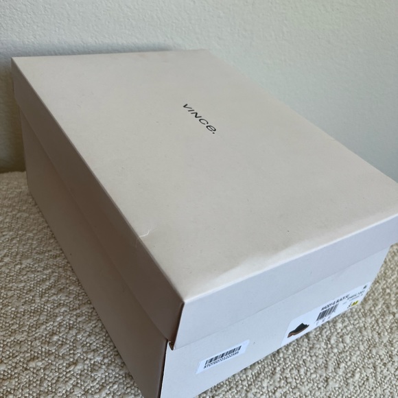 ❌ SOLD ❌ Vince Maddy-B Suede Sandals - Picture 5 of 6